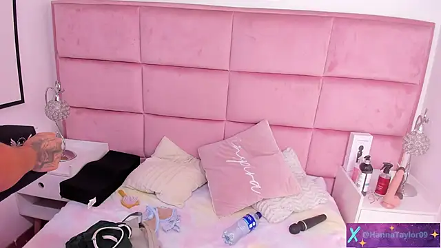 HannaTaylor online show from March 19, 2025, 9:49 am