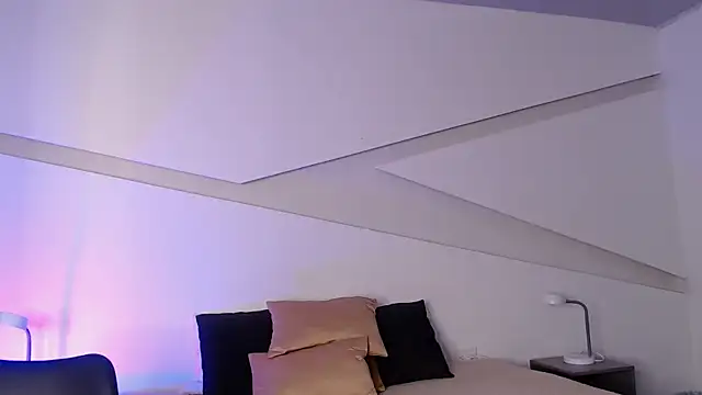 hot little bunny online show from March 11, 2025, 9:37 pm