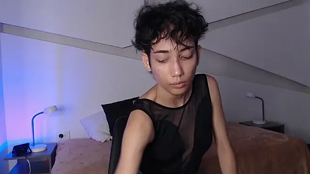 hot little bunny online show from March 5, 2025, 8:32 pm