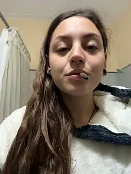 SrMonoYAlba online show from June 11, 2026, 3:58 am