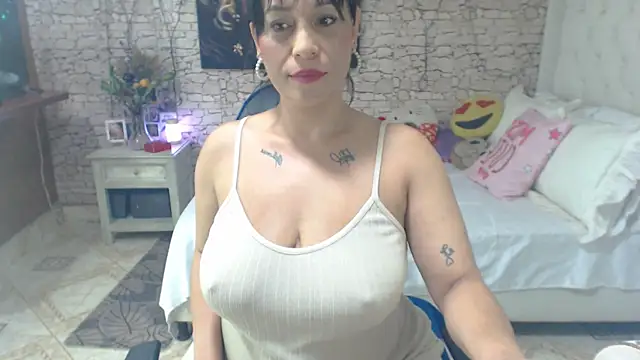 AlissonTyler4u online show from May 26, 2026, 10:52 pm