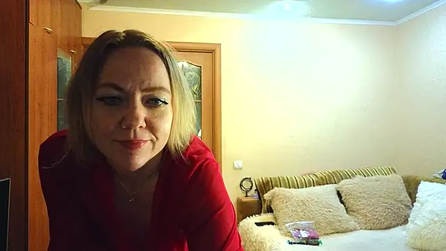 YourQueenX online show from April 2, 2026, 5:03 am