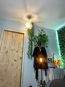 VickyJackson  online show from February 16, 2026, 8:18 pm