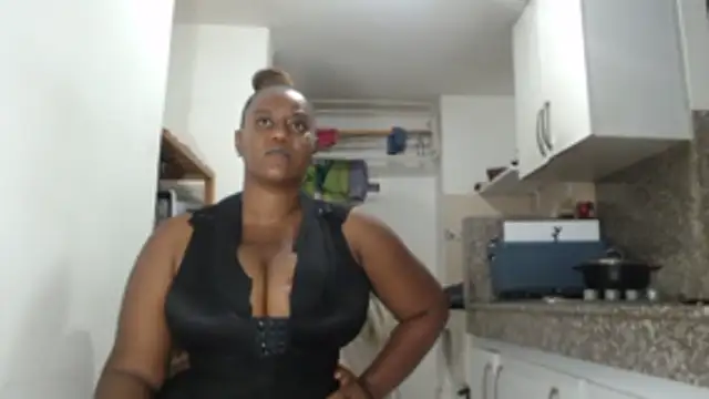 LiraRusso online show from February 11, 2026, 11:26 pm