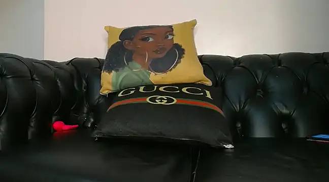 santa queenn online show from December 13, 2024, 9:20 pm