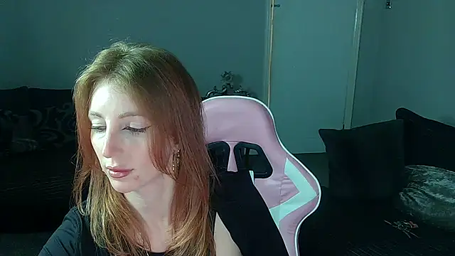 Red firesquirt online show from April 15, 2026, 1:59 pm