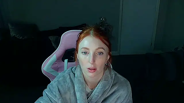 Red firesquirt online show from February 3, 2025, 9:39 pm