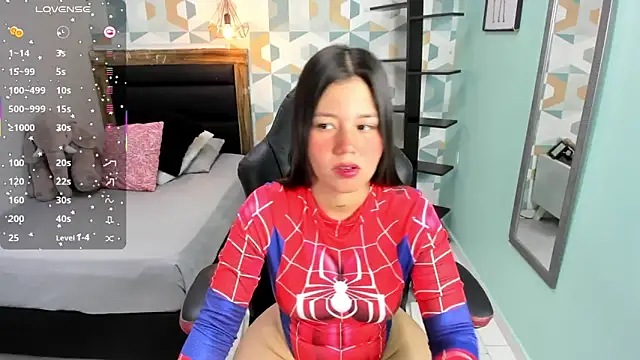 LORENADAVIES online show from May 19, 2026, 12:56 pm