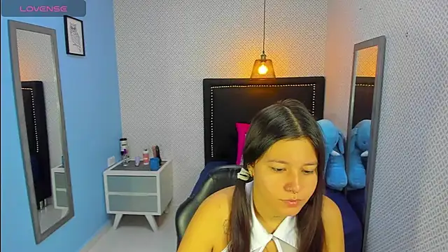 LORENADAVIES online show from January 30, 2025, 12:27 pm