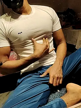 xxxhugedick0001 online show from February 25, 2025, 5:30 am