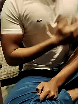 xxxhugedick0001 online show from March 8, 2025, 9:39 am