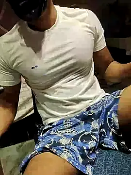 xxxhugedick0001 online show from March 14, 2025, 6:39 pm