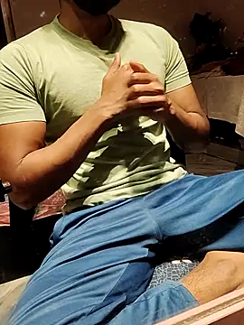 xxxhugedick0001 online show from February 24, 2025, 3:53 pm