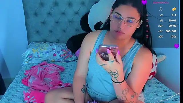 mabellfox online show from September 22, 2025, 6:47 pm