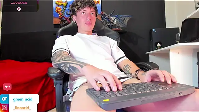 Green acid01 online show from September 18, 2025, 7:06 pm