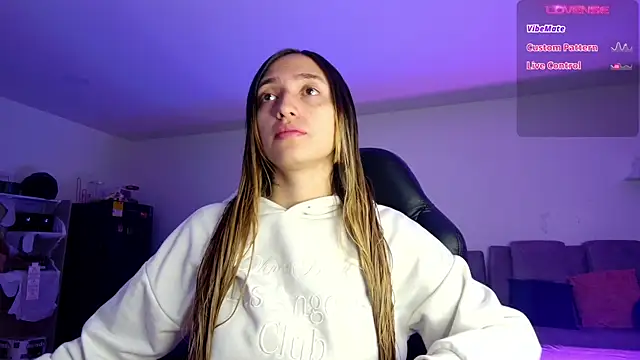 TiffanyBela online show from October 25, 2025, 11:05 pm