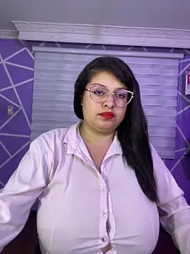 MiiaaJoness online show from May 13, 2026, 9:00 pm