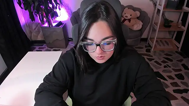 Snapshot of CelesteBrucee chatting on March 6, 2026, 3:34 am CelesteBrucee online show from March 6, 2026, 3:34 am