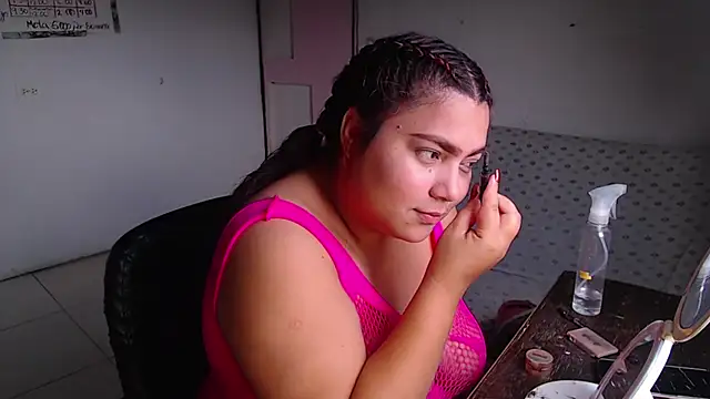 girl milk2 online show from November 8, 2025, 2:20 pm