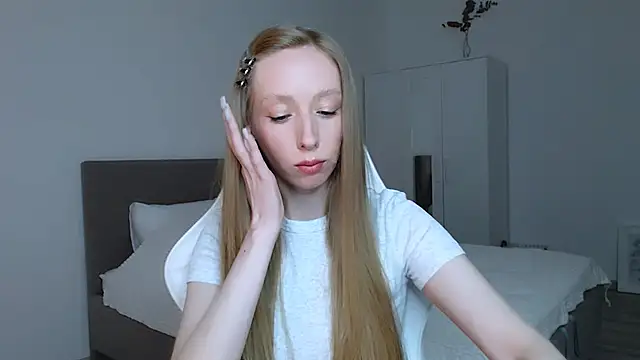 Luna insniity online show from September 16, 2025, 7:37 pm