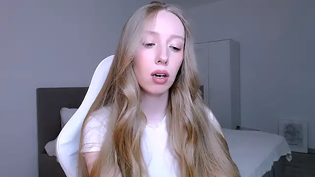 Luna insniity online show from February 9, 2026, 8:51 pm