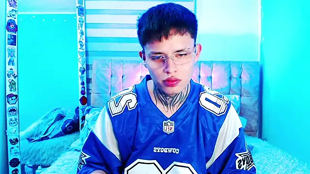  justinmoon2 online show from May 12, 2026, 4:31 am