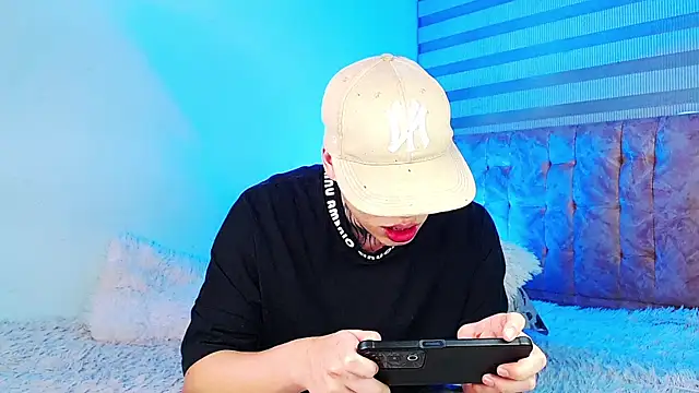  justinmoon2 online show from June 27, 2026, 4:40 am