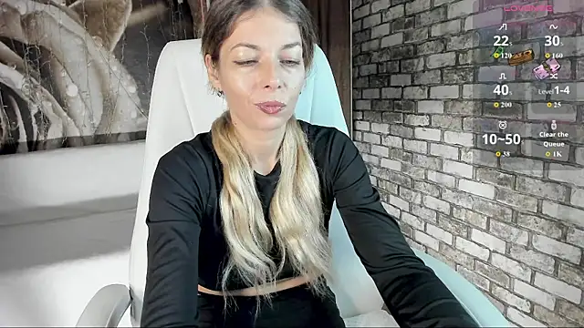 Eva Melow online show from November 1, 2025, 12:21 pm