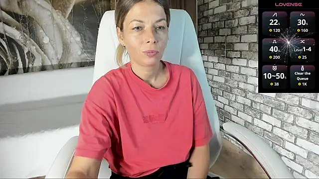 Eva Melow online show from September 20, 2025, 3:17 pm