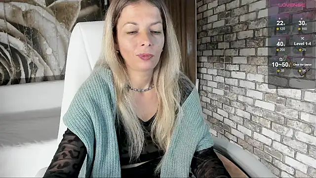 Eva Melow online show from September 28, 2025, 2:13 pm