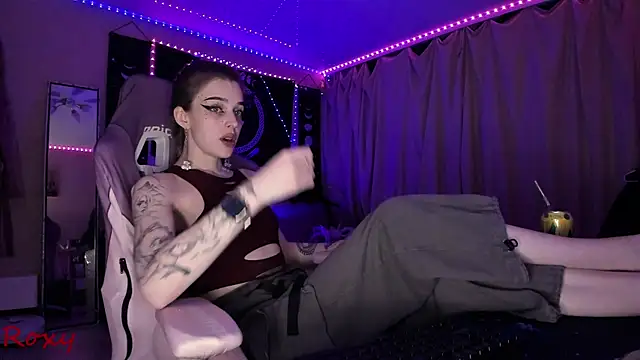 wet dream  online show from April 29, 2026, 4:33 pm