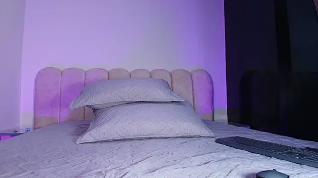 lucyy gray online show from November 27, 2025, 3:18 am