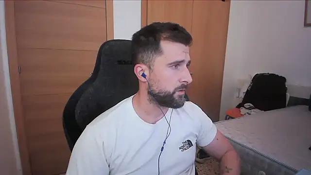 alex877x online show from October 8, 2025, 9:04 pm