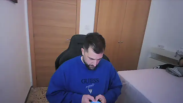 alex877x online show from November 19, 2025, 1:55 pm