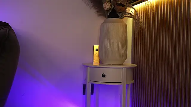 KimyBroox online show from September 18, 2025, 8:56 pm