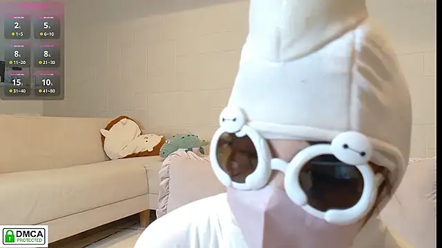 SUZU  online show from November 17, 2025, 1:04 pm