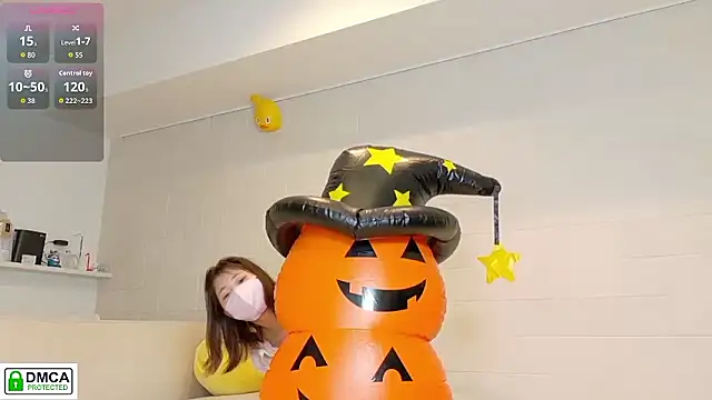 SUZU  online show from October 1, 2025, 1:04 pm