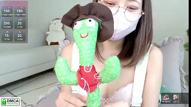 SUZU  online show from November 7, 2025, 3:22 am