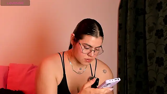 veronica185 online show from May 27, 2026, 3:25 am