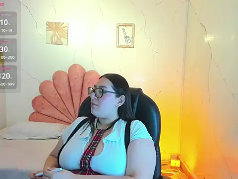 NiickyJones online show from June 6, 2026, 2:50 am