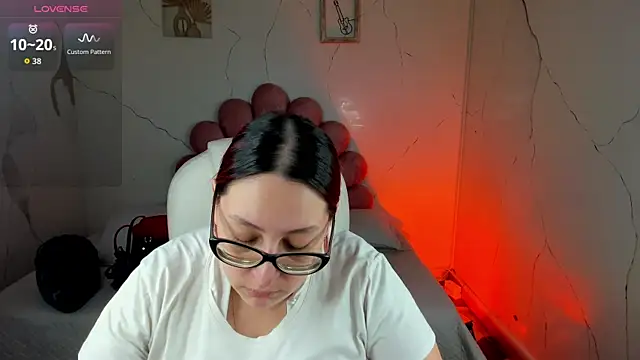 Snapshot of NiickyJones chatting on February 11, 2026, 10:42 pm NiickyJones online show from February 11, 2026, 10:42 pm