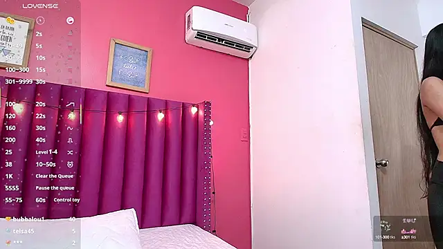 littlee emilyy  online show from February 12, 2025, 3:07 am