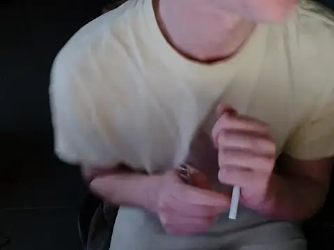 Snapshot of Str8boyy chatting on December 24, 2024, 12:00 am Str8boyy online show from December 24, 2024, 12:00 am