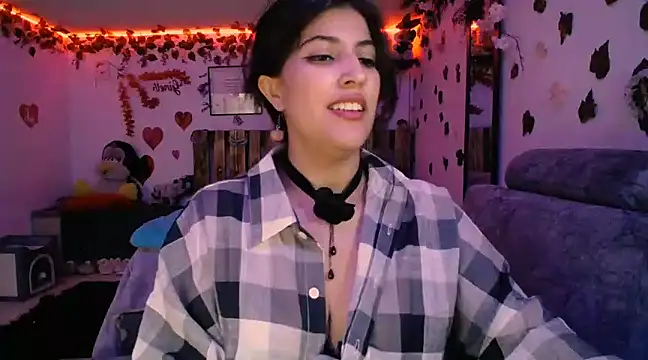 azahar  ziiz online show from March 9, 2025, 8:42 pm