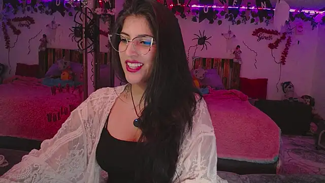 azahar  ziiz online show from October 19, 2025, 2:14 am