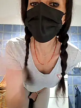 Silvia Zeno online show from October 13, 2025, 5:47 pm