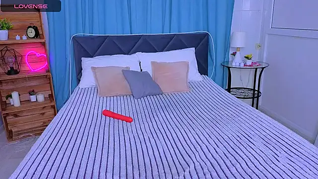 LucieHells online show from February 3, 2026, 1:27 am