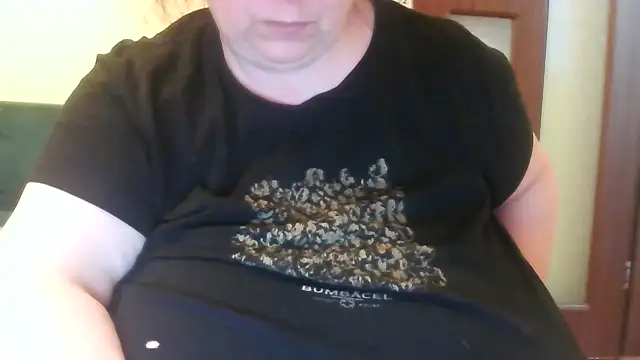 Snapshot of Nataliesbestjuggs chatting on March 15, 2026, 6:26 pm Nataliesbestjuggs online show from March 15, 2026, 6:26 pm