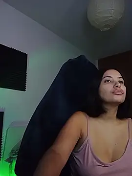 AnnaQueen online show from October 13, 2025, 9:05 pm