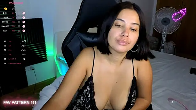 AnnaQueen online show from September 14, 2025, 8:42 pm